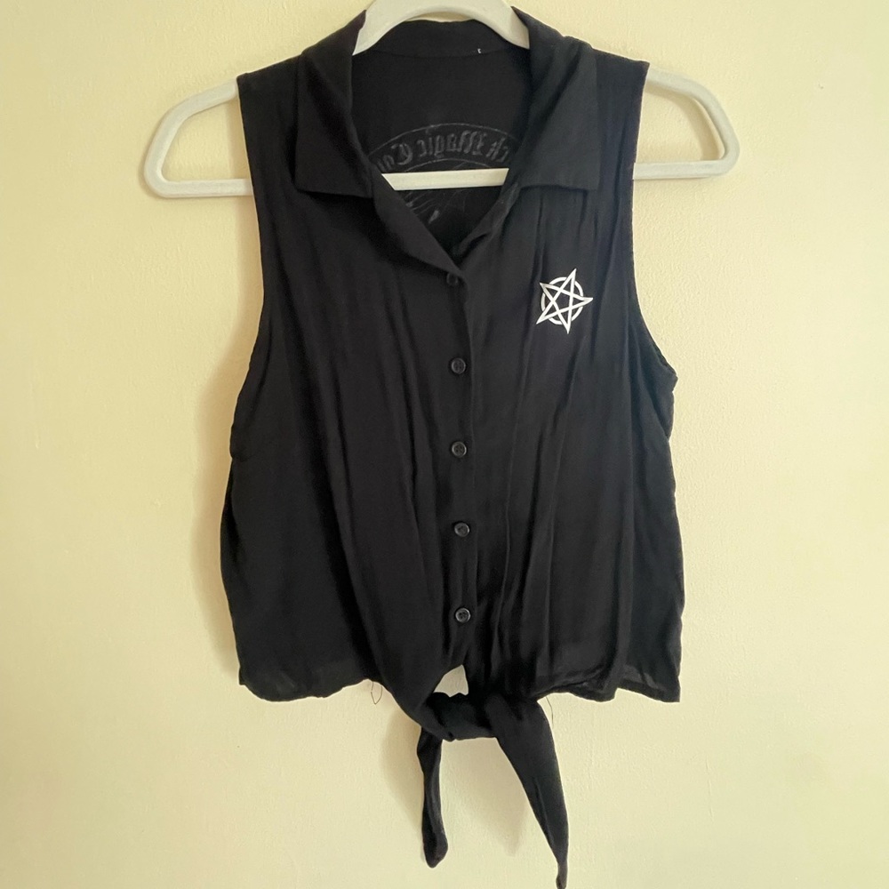 Black Craft Cult Cropped Tie Shirt